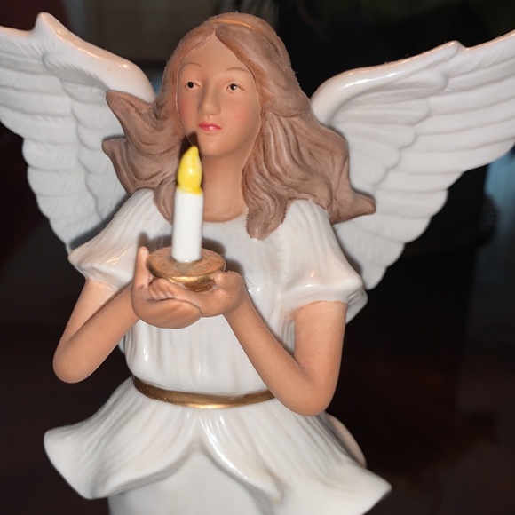 HOLIDAY PORCELAIN ANGEL BRAND NEW IN BOX - Picture 3 of 5